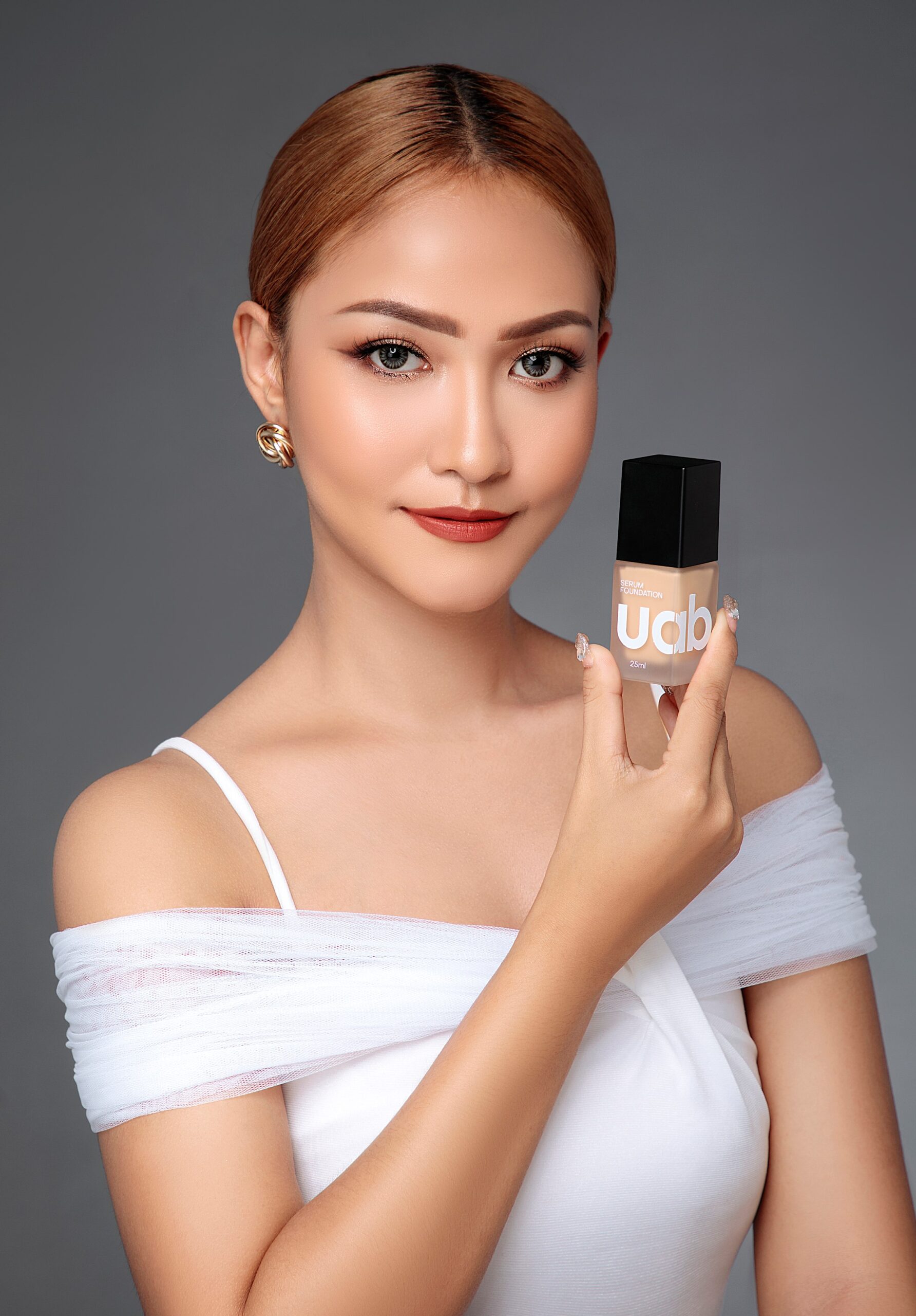Radiant Empress Foundation – Mocha Tone